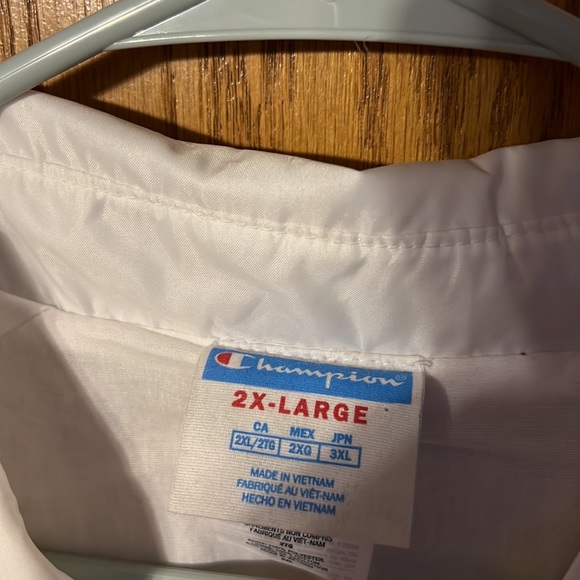 CHAMPION MENโs Wind Breaker Size 2XL. Nice and Clean Button Up, Light Weight. - Picture 3 of 5